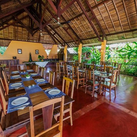 Sakatia LodgeAmpasimena エクステリア 写真