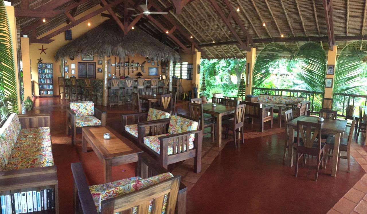Sakatia LodgeAmpasimena エクステリア 写真